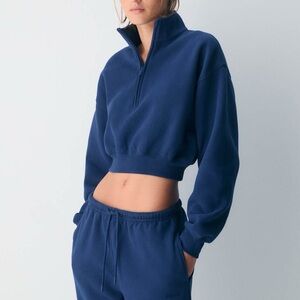 Aritzia Ablaze Blue Cozy Sweatfleece Boyfriend Crop 1/2 Zip Sweater Size Medium